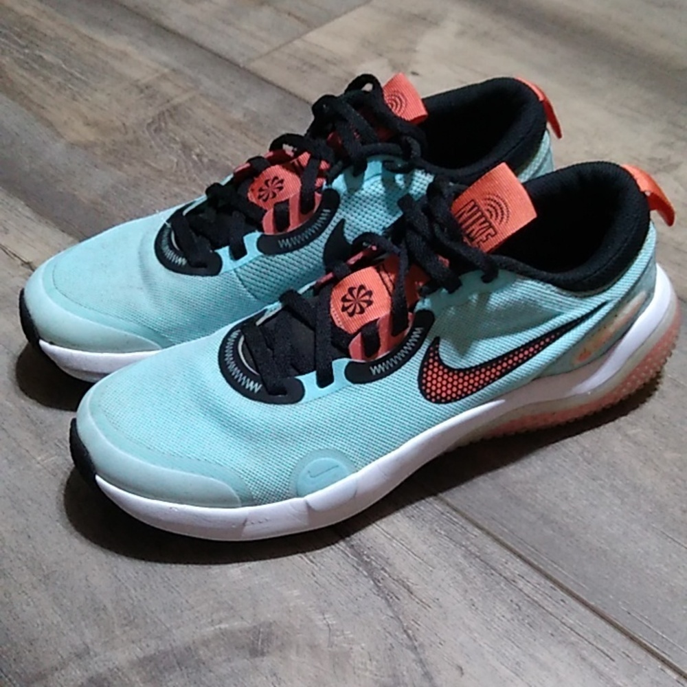 Nike Explor running sneakers with Crater Foam SIZE (7.5 WOMEN) (6Y) (38.5 EUR)